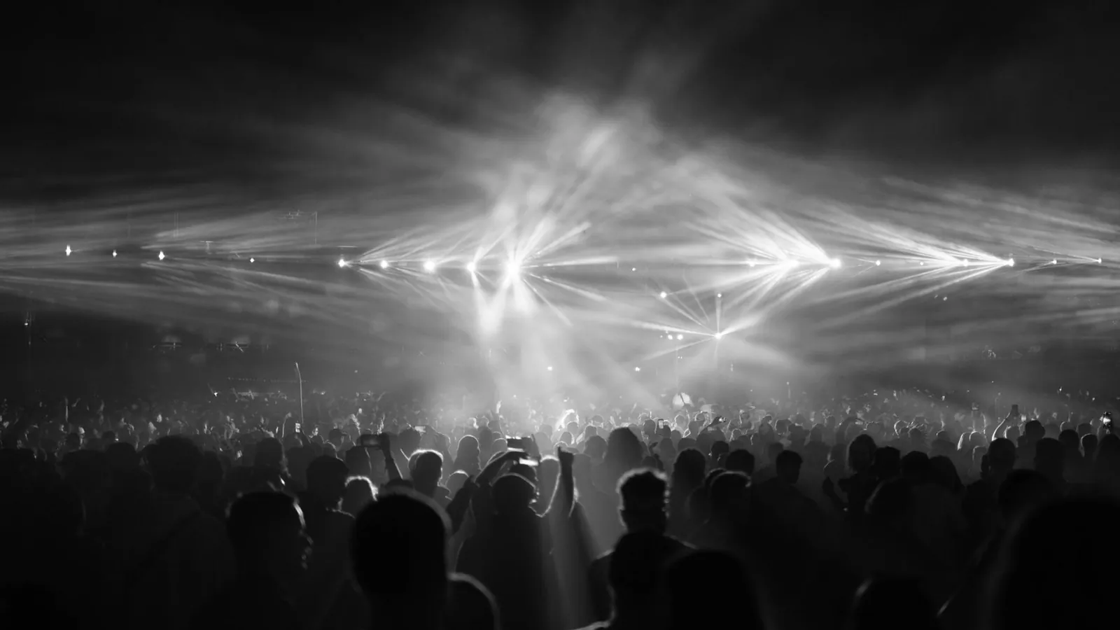 Festival und Konzert: Was du als Minderjährige beachten musst
